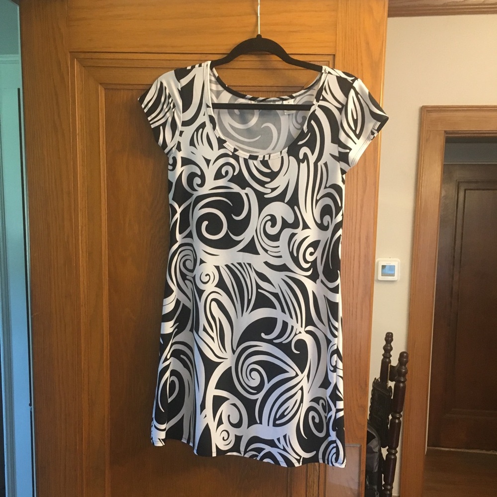 Derek Heart. Black and white dress. Size medium